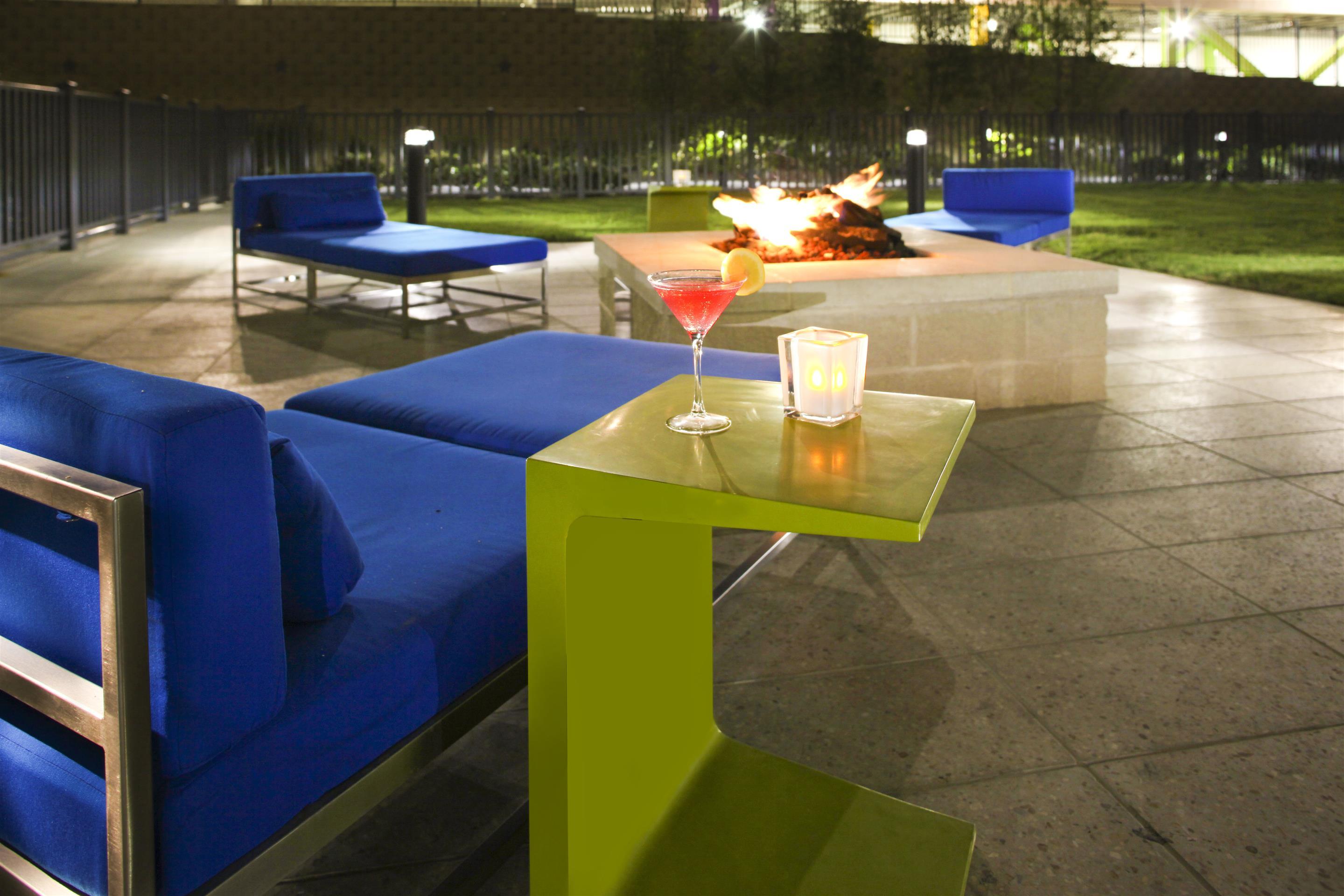 Отель Aloft San Antonio Airport Экстерьер фото