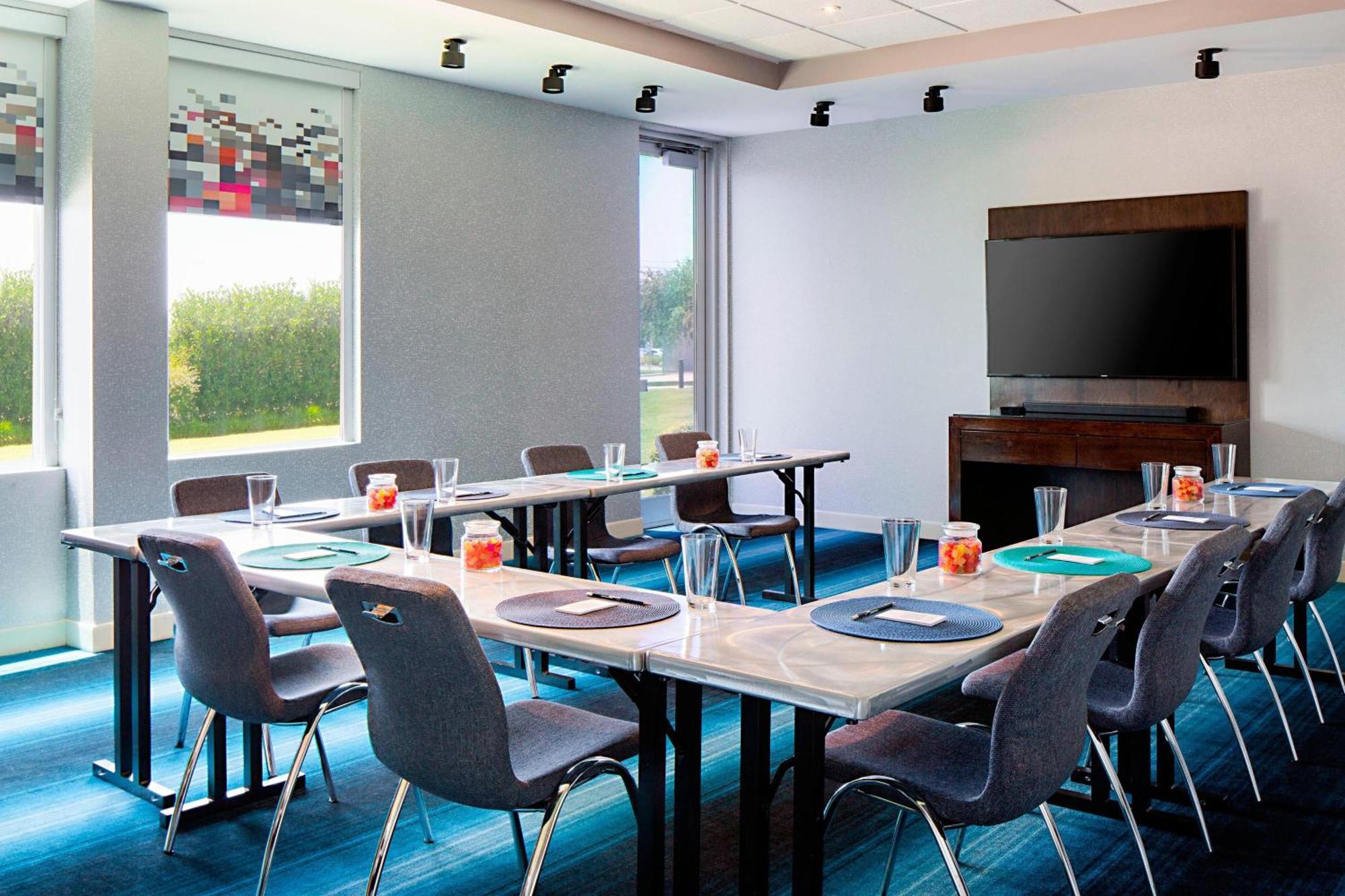 Отель Aloft San Antonio Airport Экстерьер фото