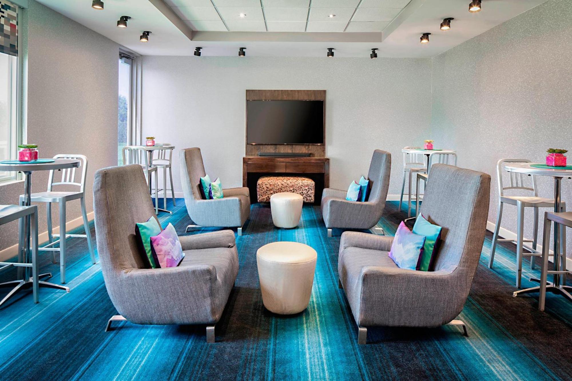 Отель Aloft San Antonio Airport Экстерьер фото