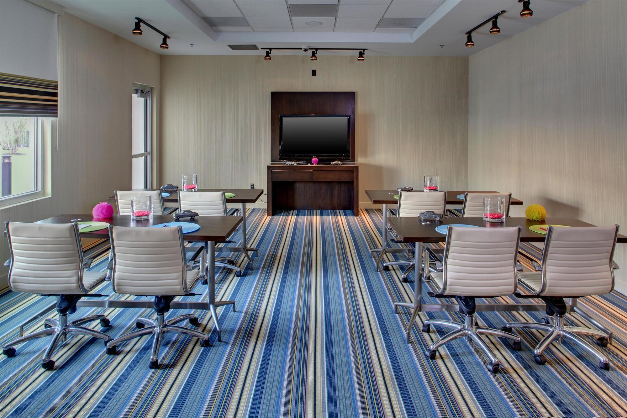 Отель Aloft San Antonio Airport Экстерьер фото